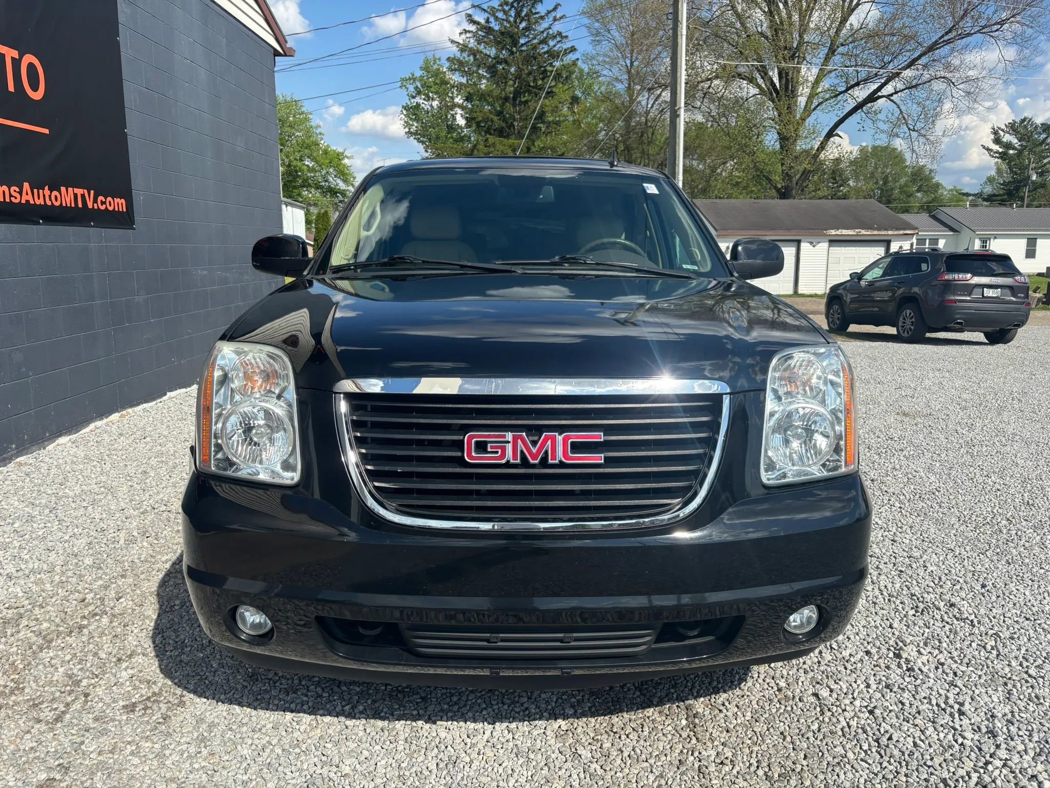 Used 2013 GMC Yukon SLT w/ SLT-2 Equipment Package AWD/4WD image 10