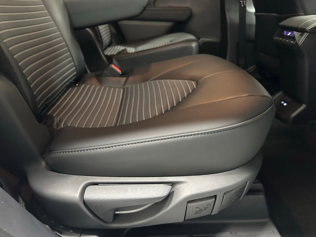 Used 2025 Toyota Highlander XSE image 54