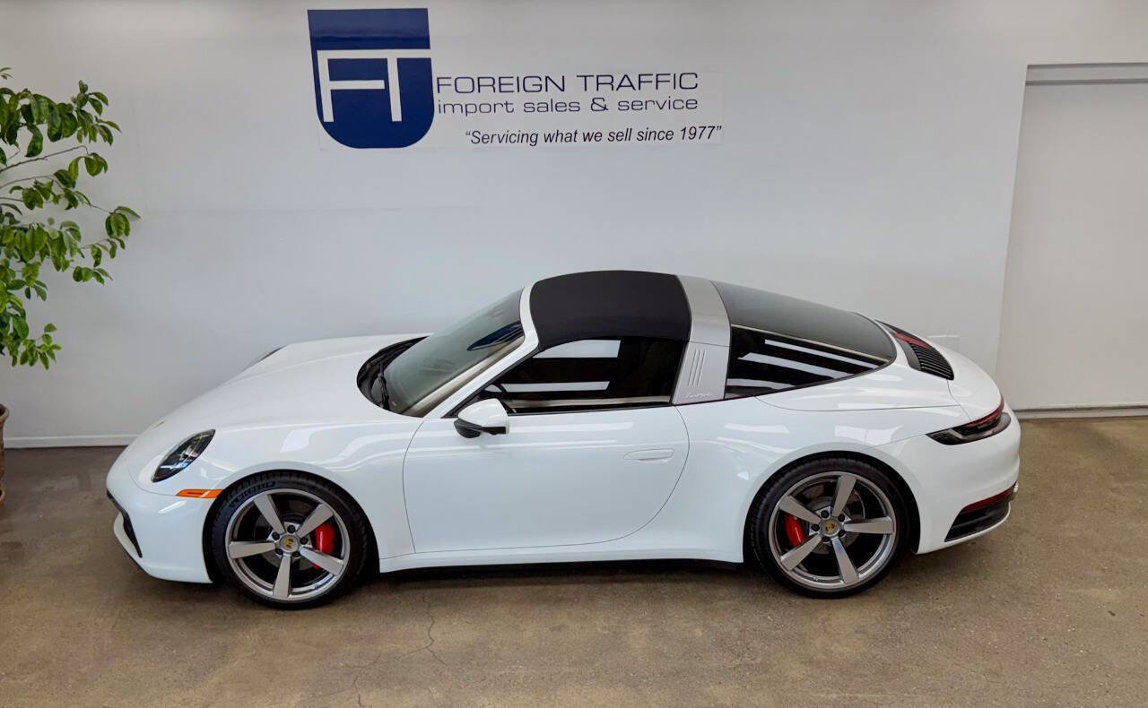 Used 2024 Porsche 911 Targa 4S w/ Premium Package image 38