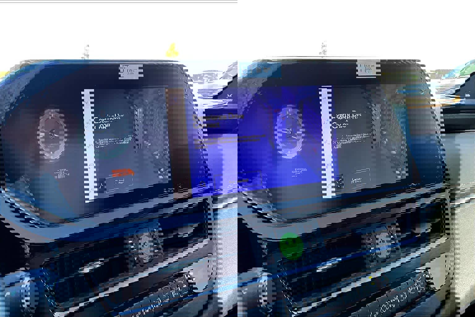 Used 2025 Lexus ES 300h w/ Premium Package image 33