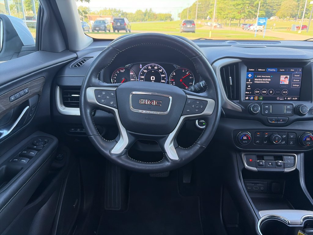 Used 2023 GMC Terrain Denali w/ Denali Premium Package AWD/4WD image 13