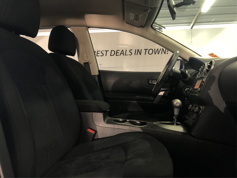 Used 2014 Nissan Rogue S w/ Convenience Package FWD image 9