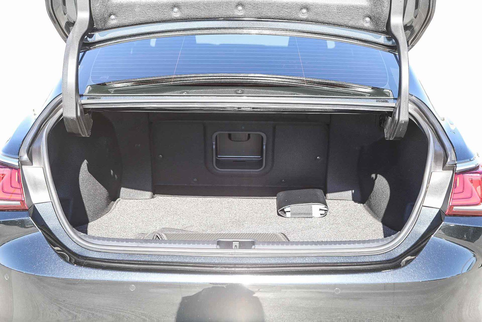 Used 2024 Lexus ES 300h w/ Premium Package image 25