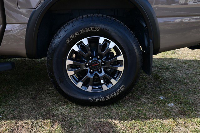 Used 2021 Nissan Titan PRO-4X w/ Pro-4x Convenience Package image 40