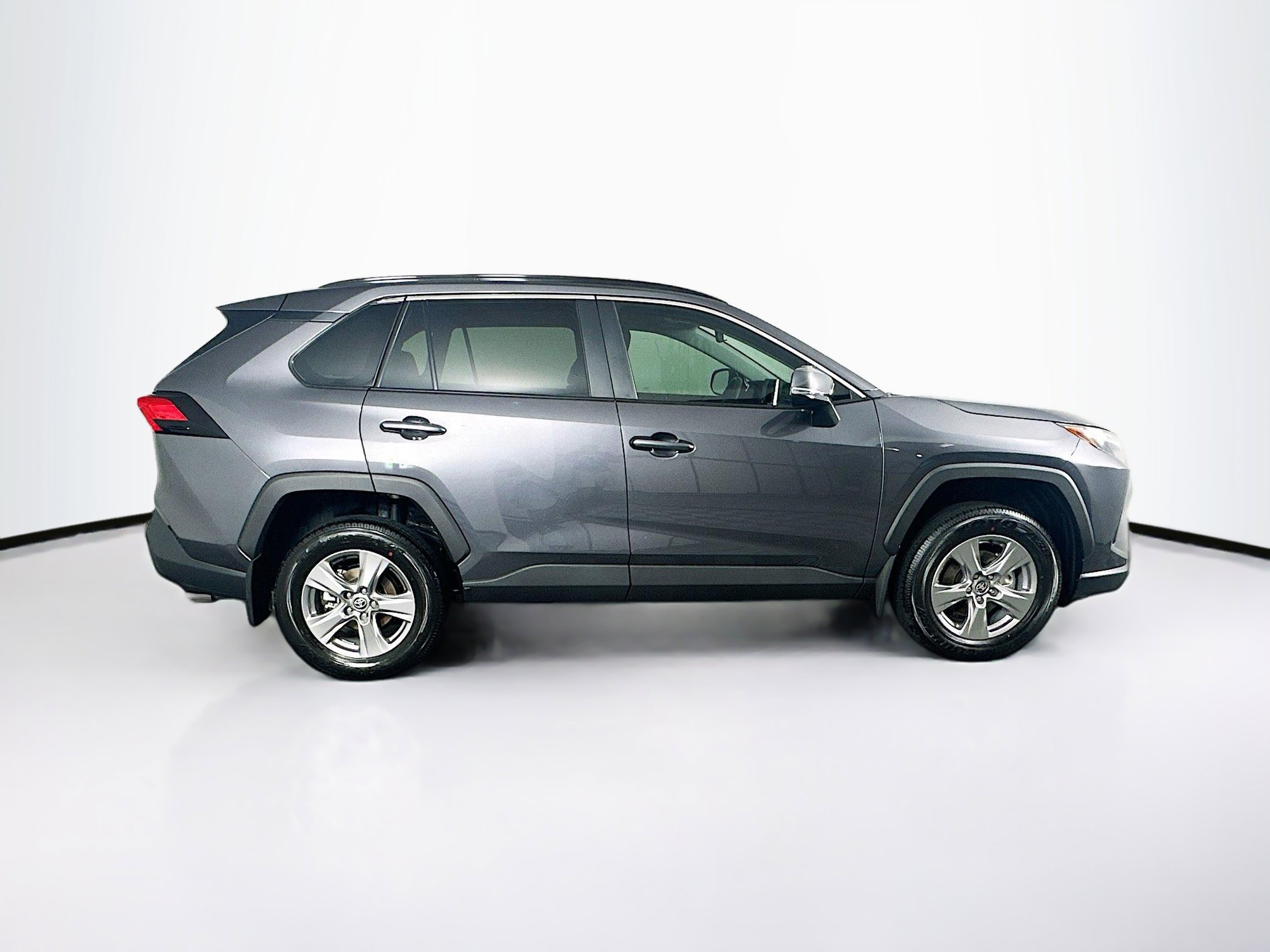 Used 2025 Toyota RAV4 XLE w/ Convenience Package image 10