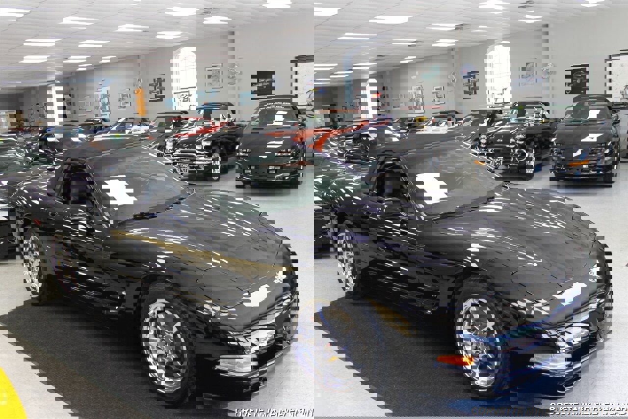 Used 2003 Chevrolet Corvette Convertible w/ Preferred Equipment Group1 image 9