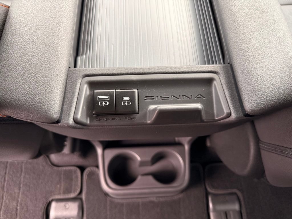 Used 2023 Toyota Sienna XSE w/ XSE Plus Package AWD/4WD image 26