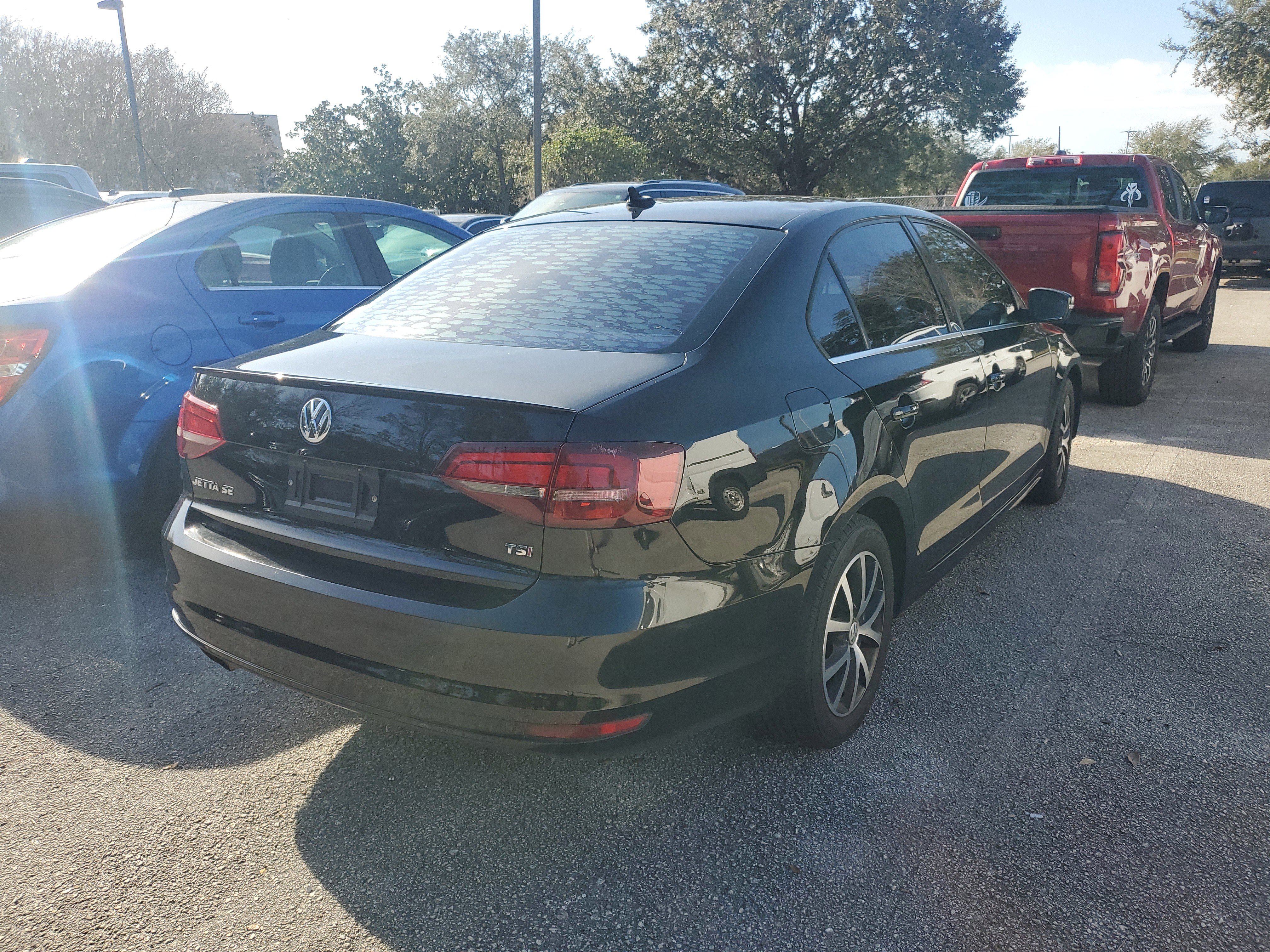 Used 2018 Volkswagen Jetta SE image 4