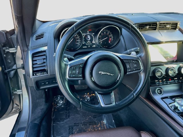 Used 2018 Jaguar F-TYPE Coupe RWD image 7