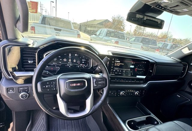 Used 2025 GMC Sierra 3500 SLT w/ SLT Convenience Package image 11