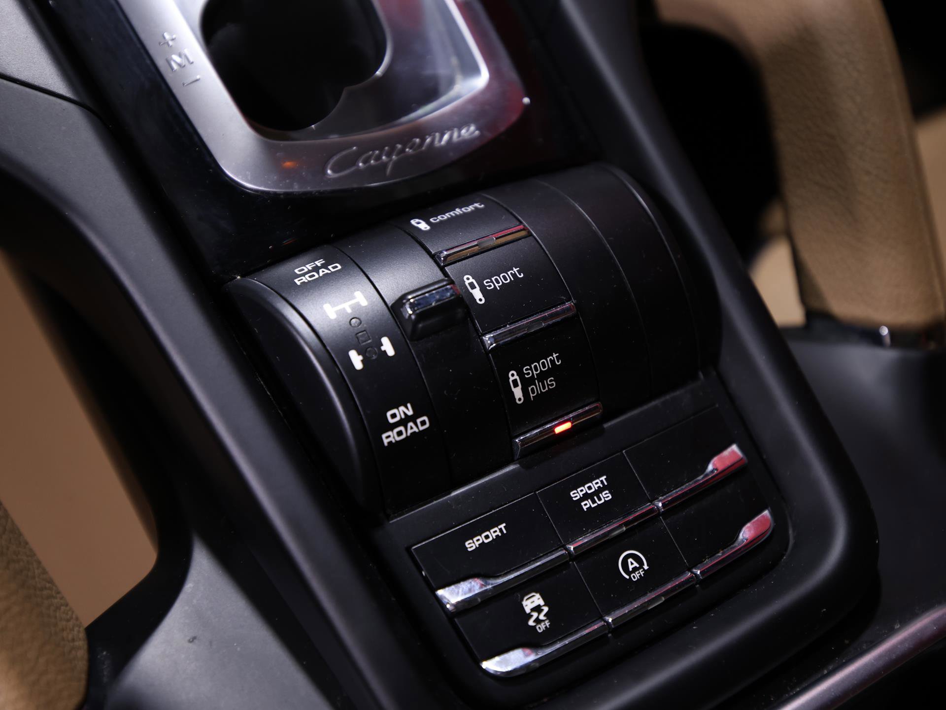 Used 2017 Porsche Cayenne S w/ Premium Plus Package image 23