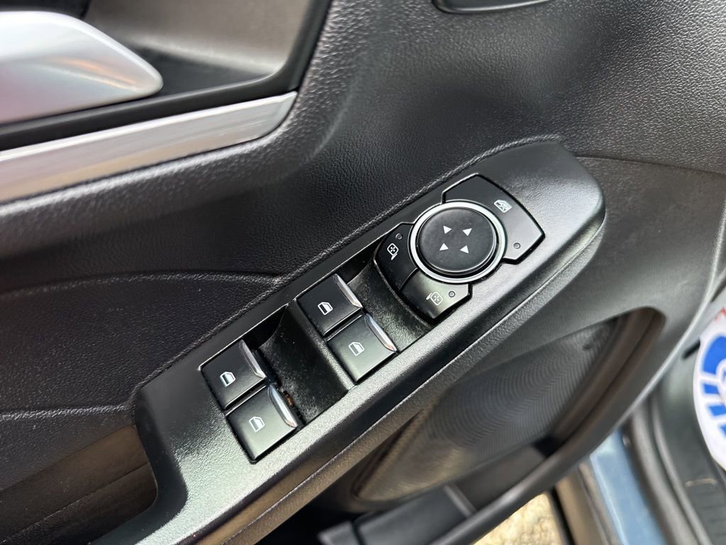 Used 2025 Ford Escape Platinum AWD/4WD image 9