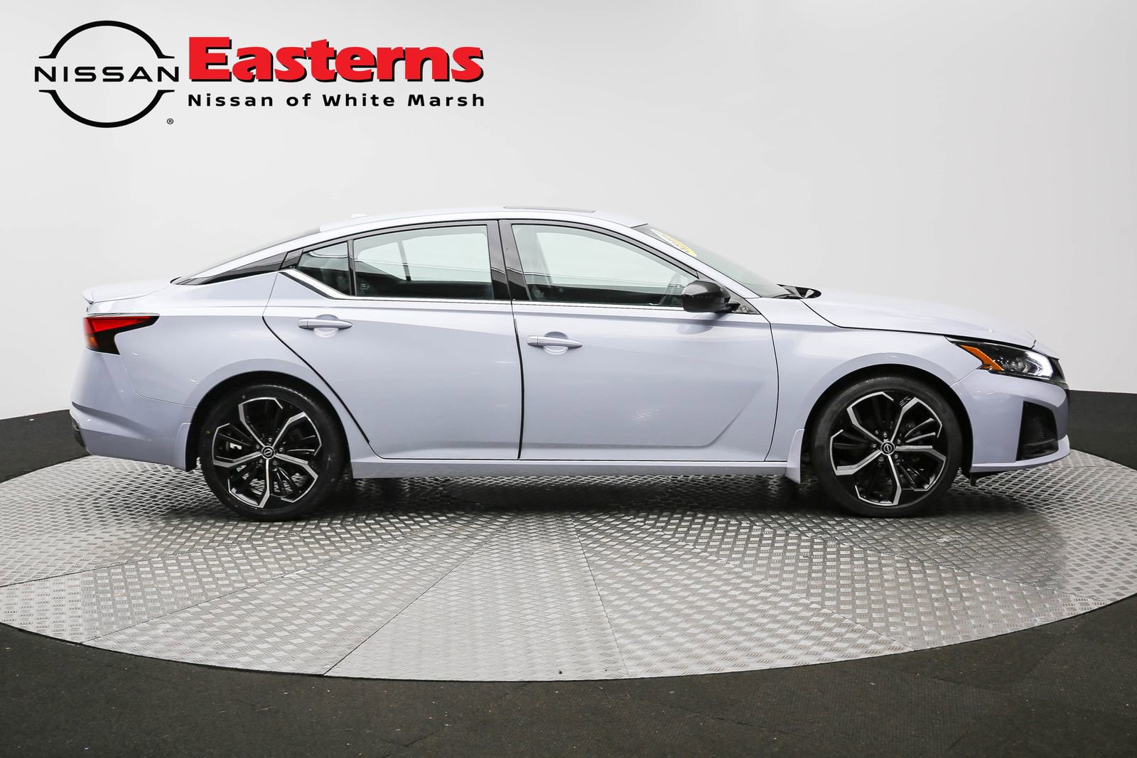 Used 2023 Nissan Altima 2.5 SR w/ SR Premium Package FWD image 4