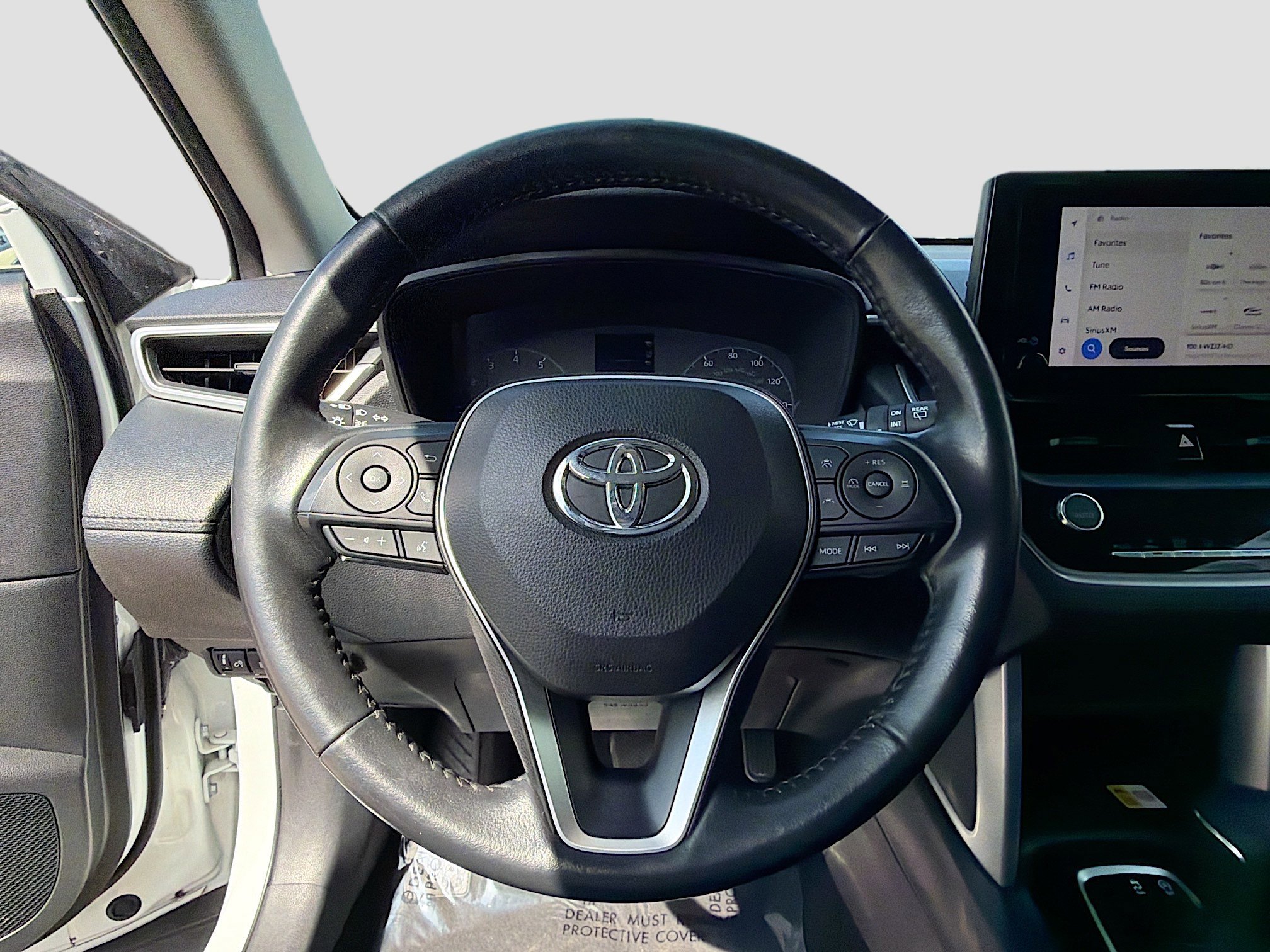 Used 2023 Toyota Corolla Cross LE image 33