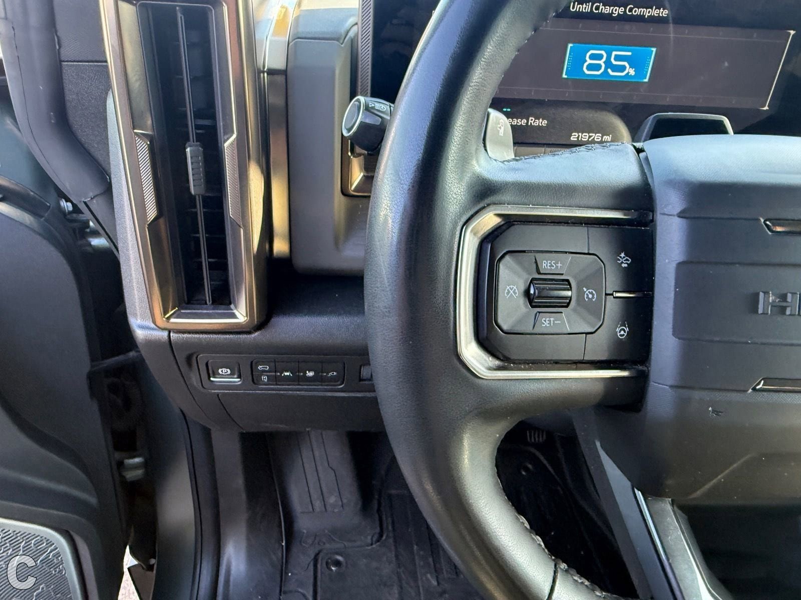 Used 2024 GMC Hummer EV 3X AWD/4WD image 18