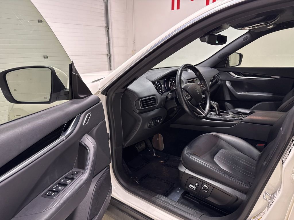 Used 2021 Maserati Levante image 13
