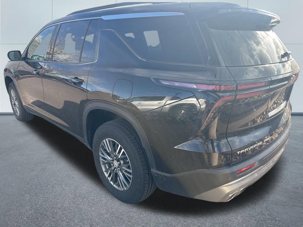 Used 2025 Chevrolet Traverse LT image 6