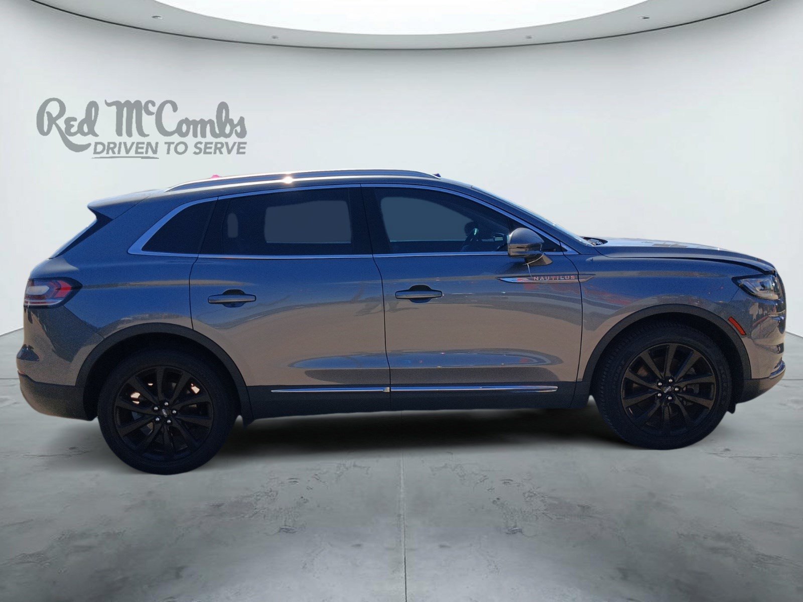 Used 2023 Lincoln Nautilus Reserve w/ Monochromatic Package FWD image 4