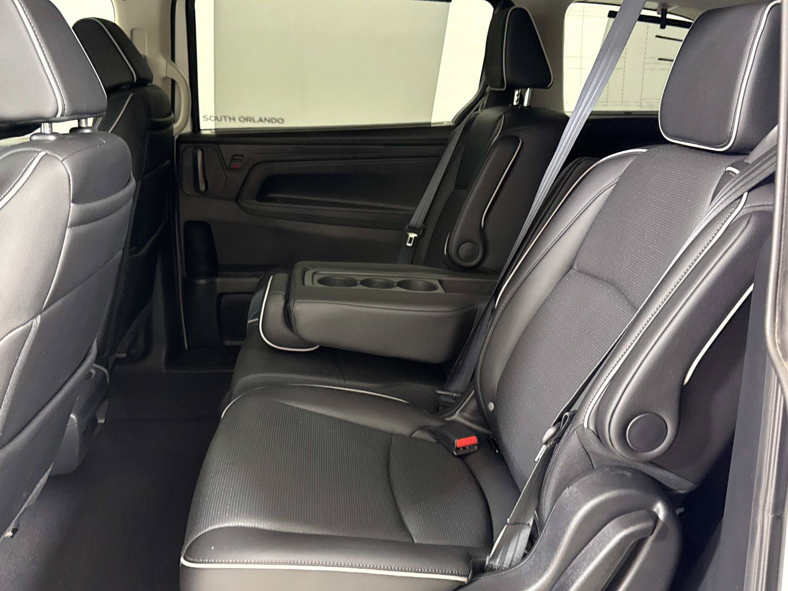 Used 2025 Honda Odyssey Elite image 11