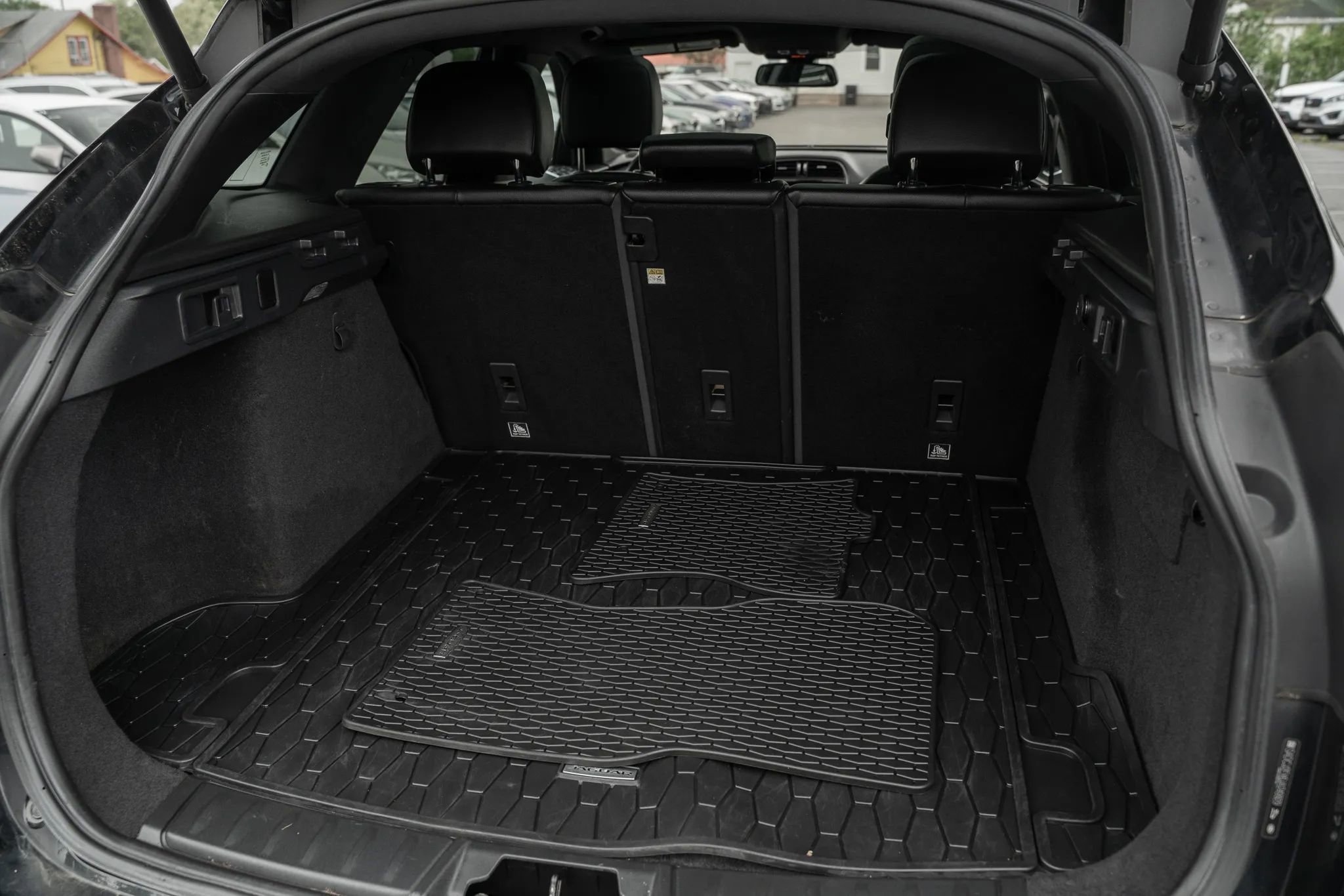 Used 2018 Jaguar F-PACE Premium AWD/4WD image 10