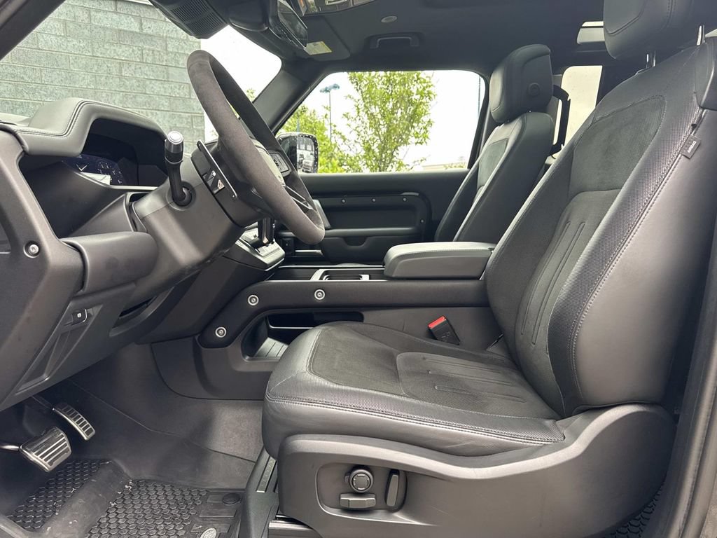Certified 2022 Land Rover Defender 90 V8 AWD/4WD image 16