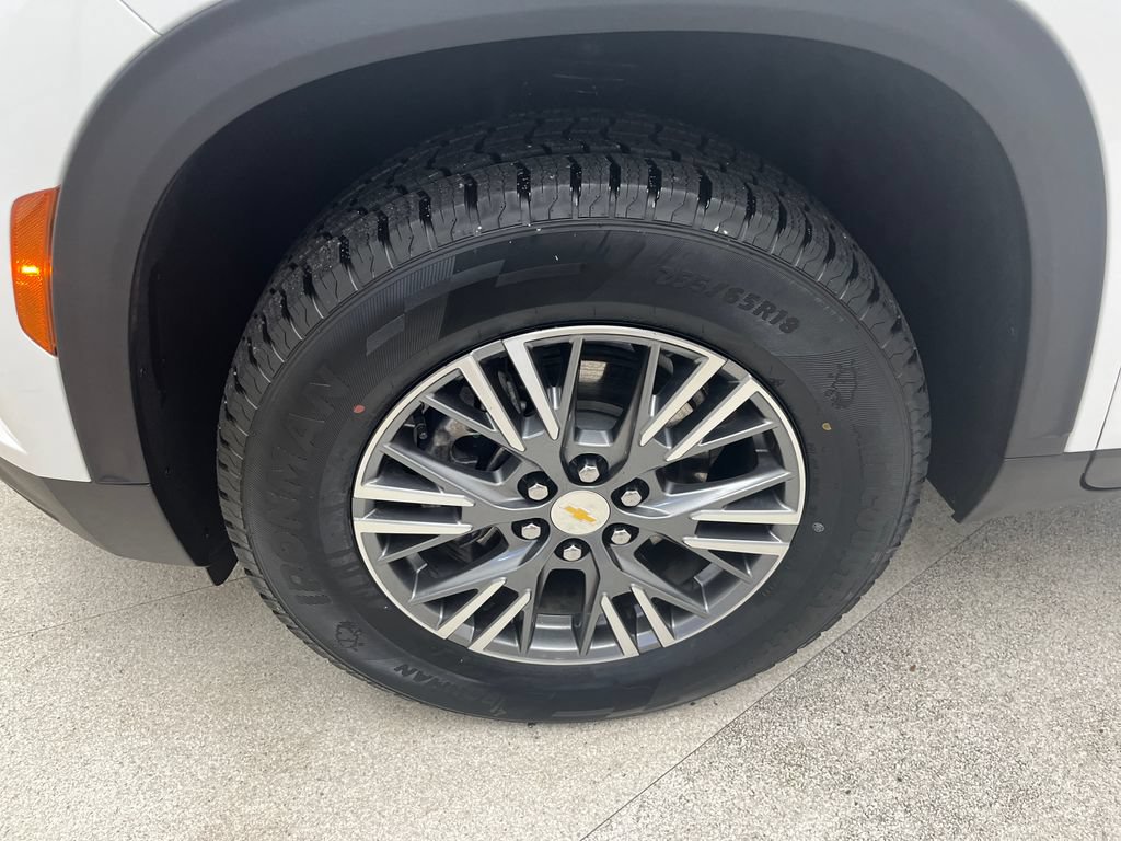 Used 2025 Chevrolet Traverse LT FWD image 10