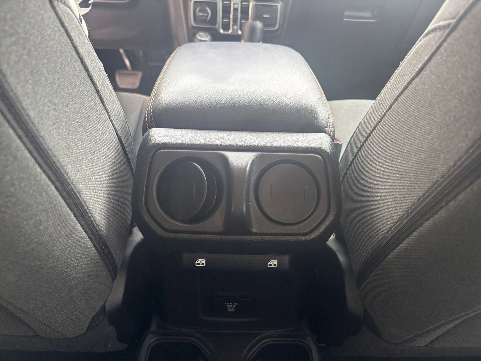 Used 2025 Jeep Wrangler Sahara image 24