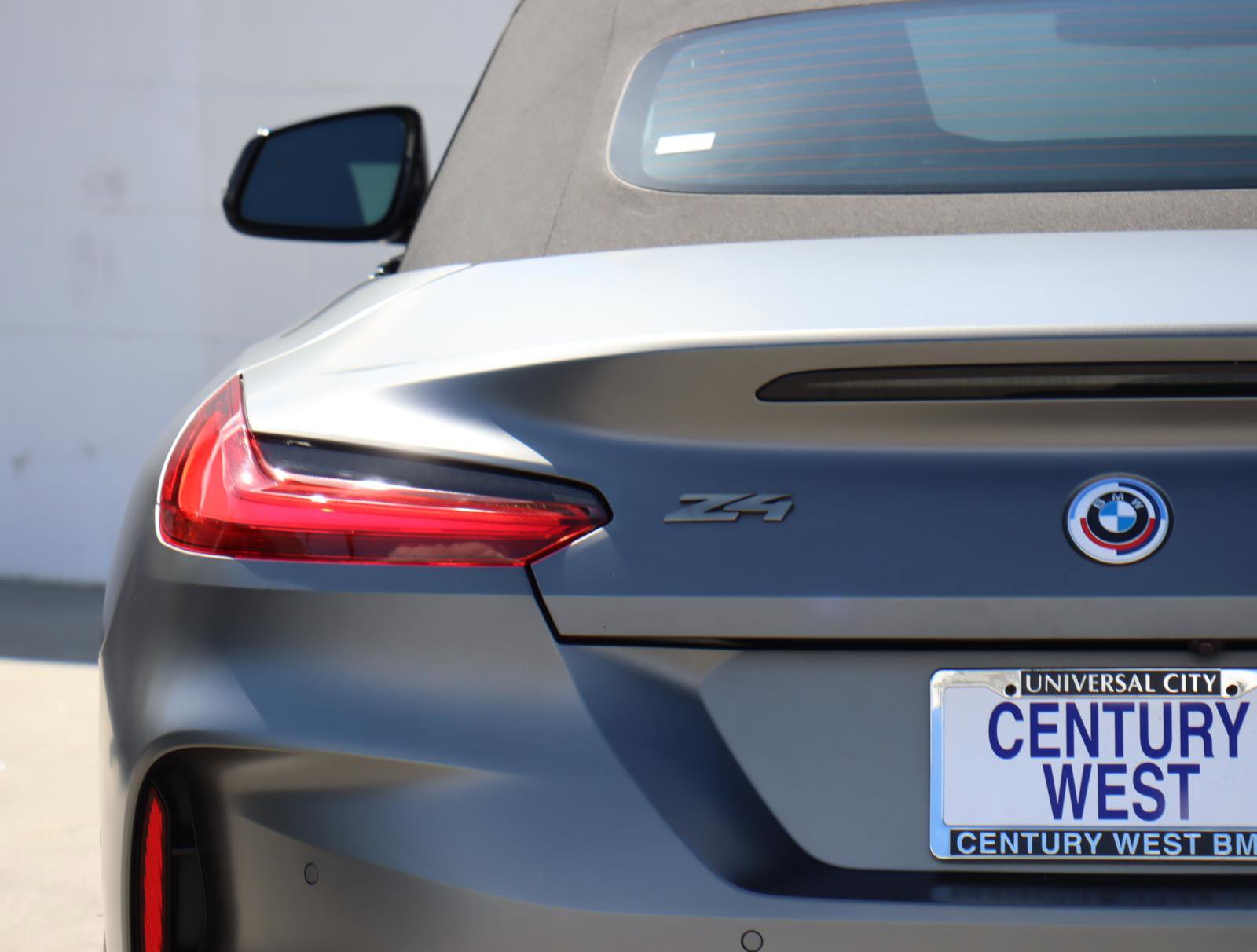 Certified 2022 BMW Z4 M40i w/ Premium Package image 5