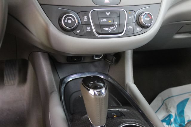Used 2017 Chevrolet Malibu LT w/ True North Edition FWD image 20