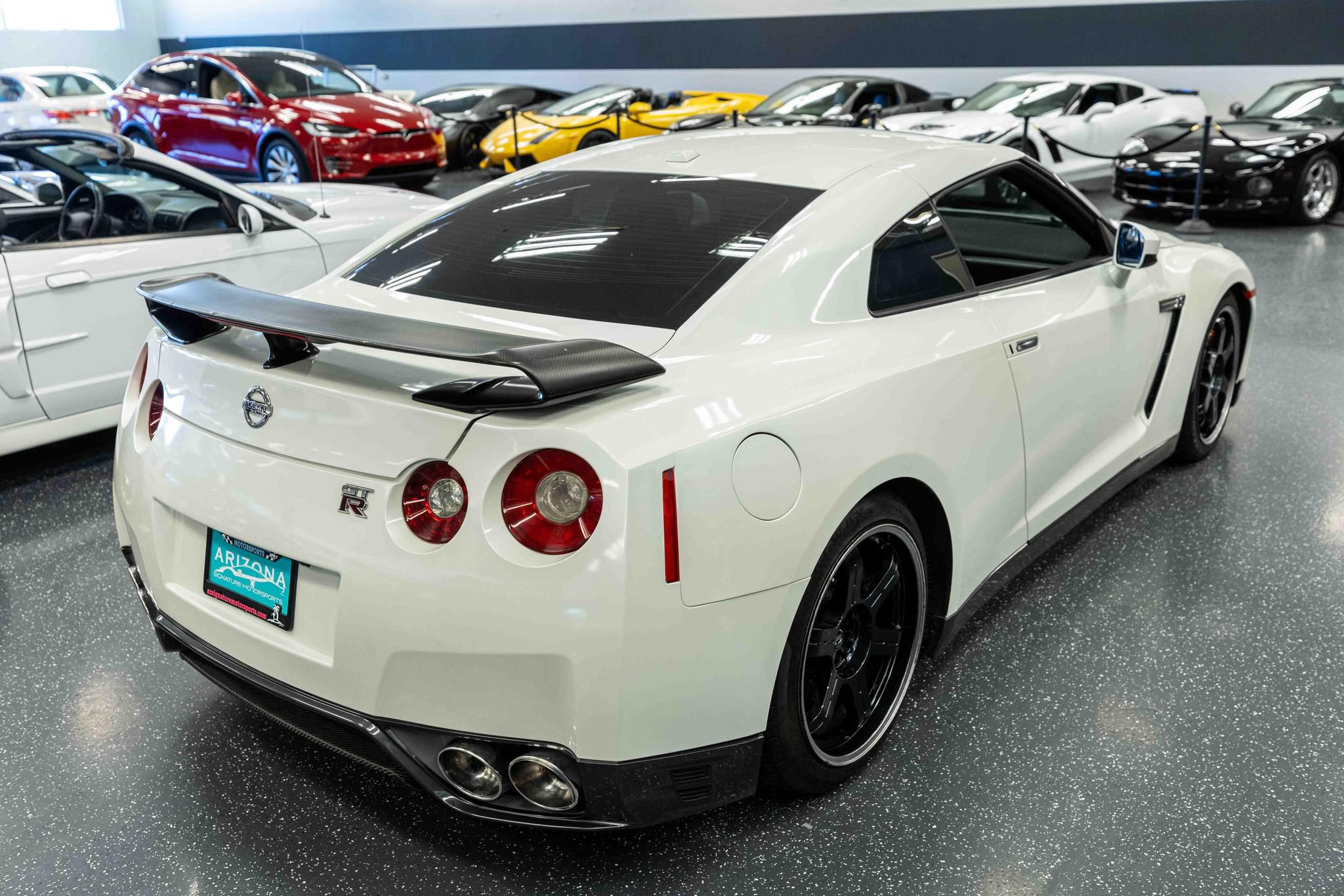 Used 2014 Nissan GT-R Black Edition AWD/4WD image 6