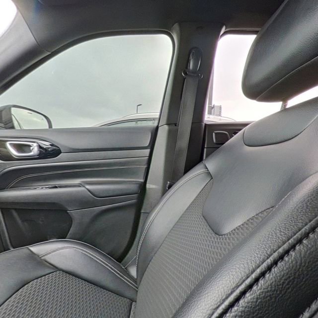 Used 2023 Jeep Compass Altitude w/ Sun and Sound Group image 30