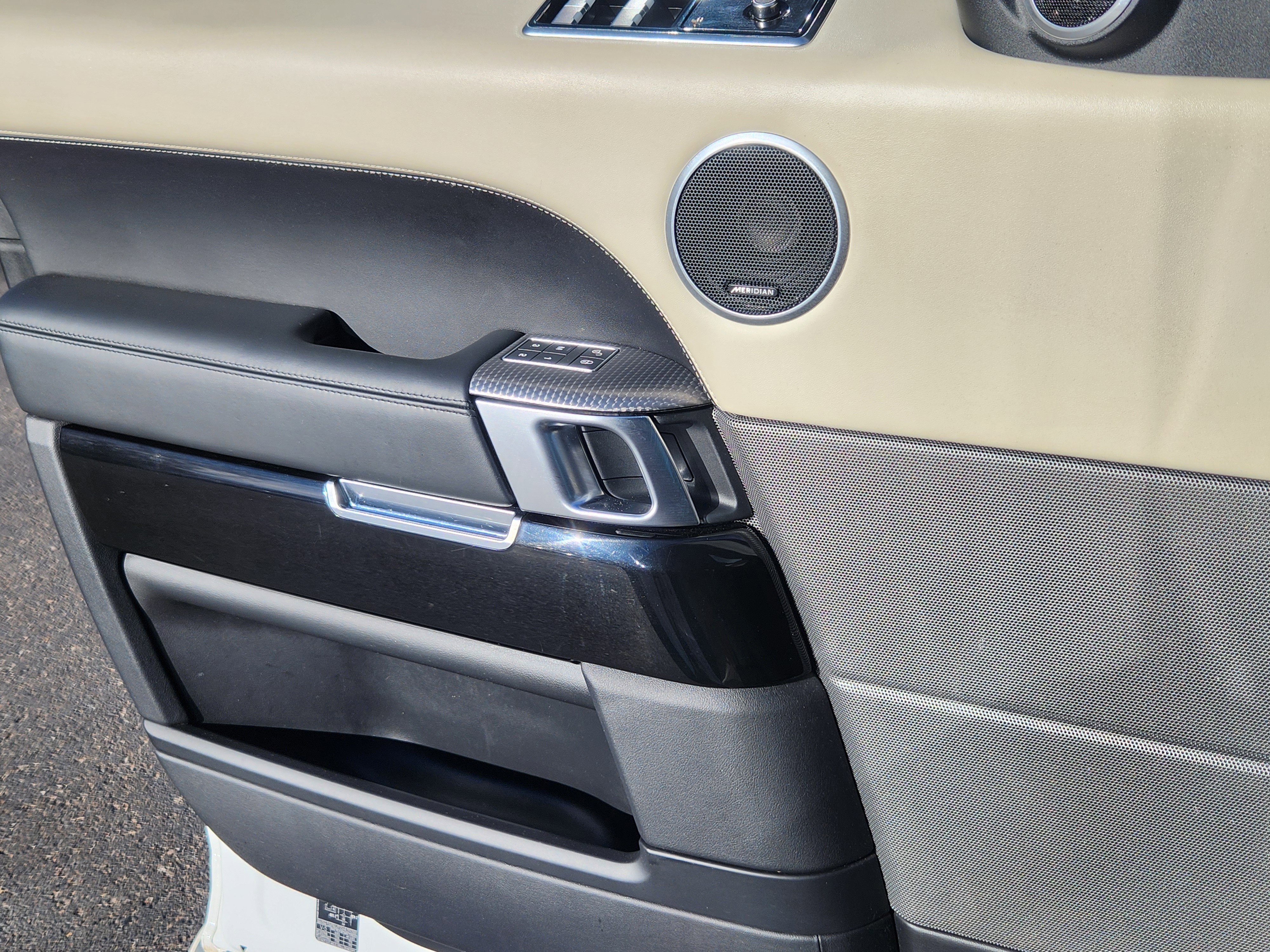 Used 2020 Land Rover Range Rover Sport HST image 12