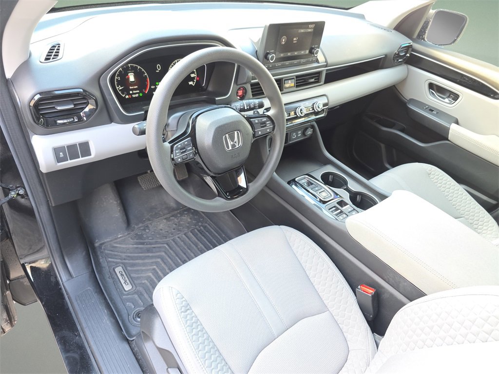 Used 2023 Honda Pilot LX image 22