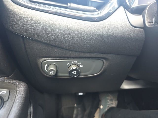 Used 2023 Chevrolet Equinox RS w/ RS Leather Package image 18