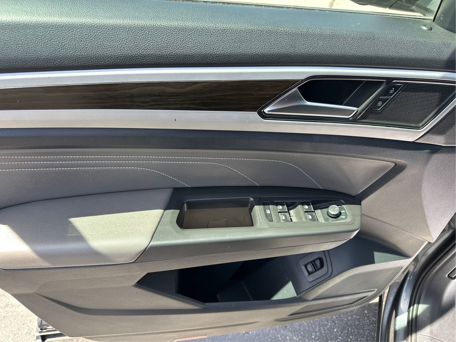 Used 2022 Volkswagen Atlas SE w/ Panoramic Sunroof Package AWD/4WD image 21