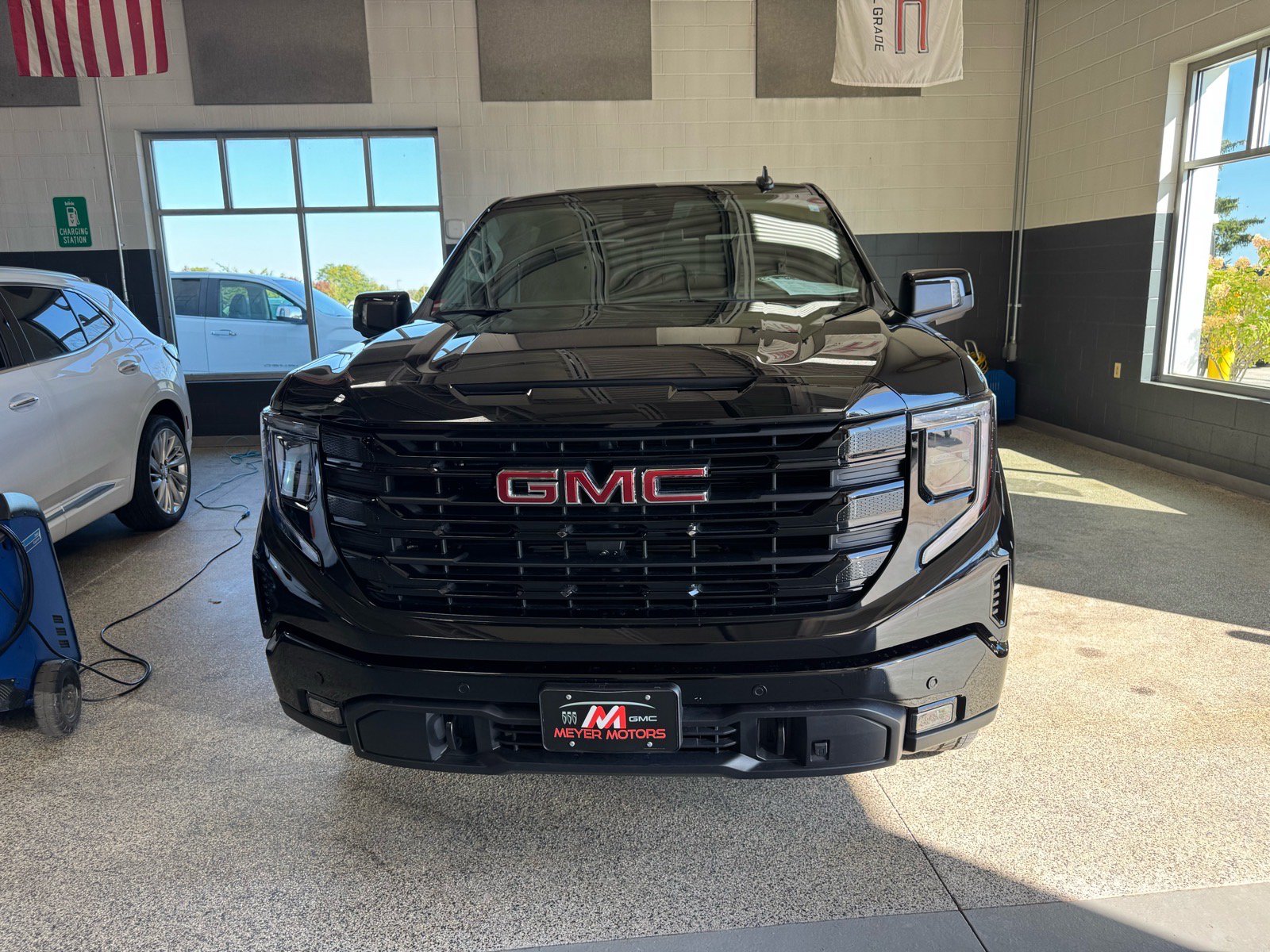 Used 2026 GMC Sierra 1500 Elevation w/ Elevation Premium Package AWD/4WD image 2