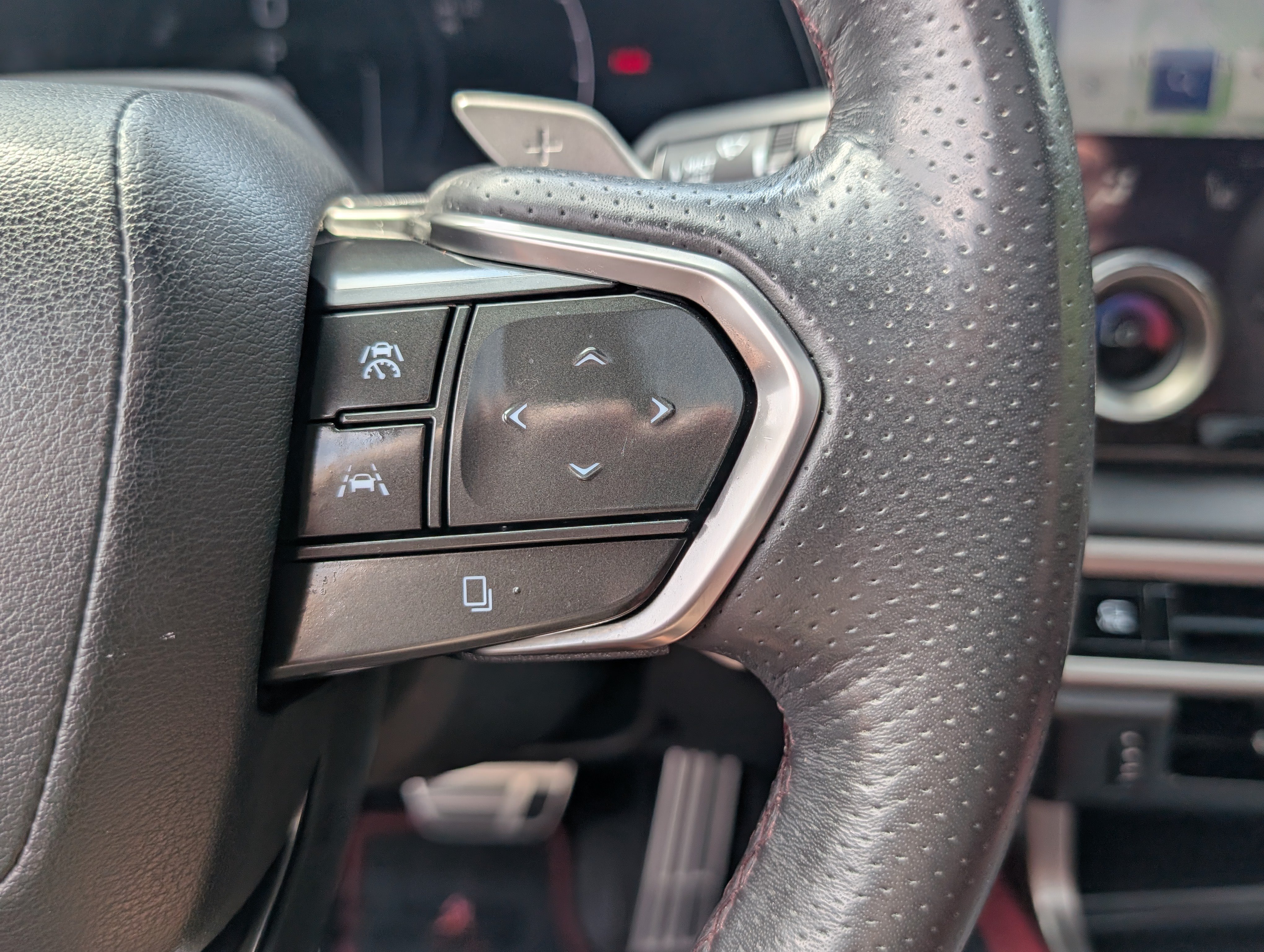 Used 2023 Lexus RX 500h F Sport w/ Cold Area Package AWD/4WD image 27
