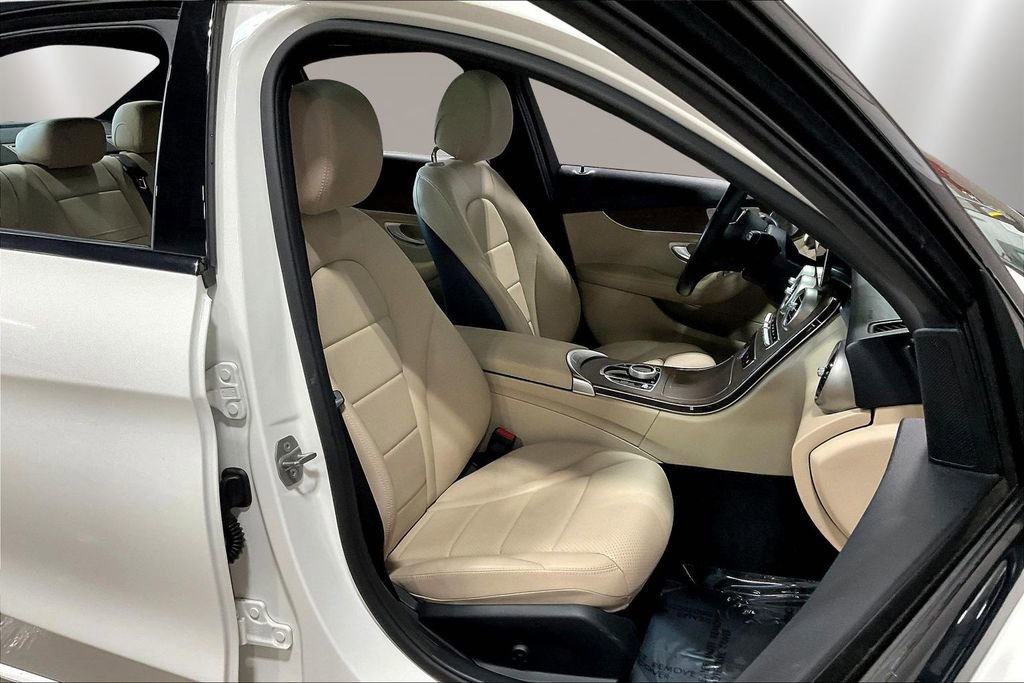 Used 2021 Mercedes-Benz C 300 4MATIC Sedan image 29