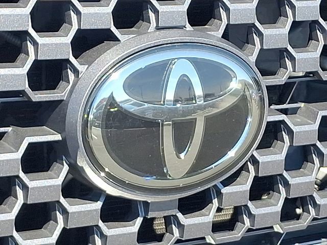 Used 2019 Toyota Tundra SR5 w/ SR5 Upgrade Package image 29