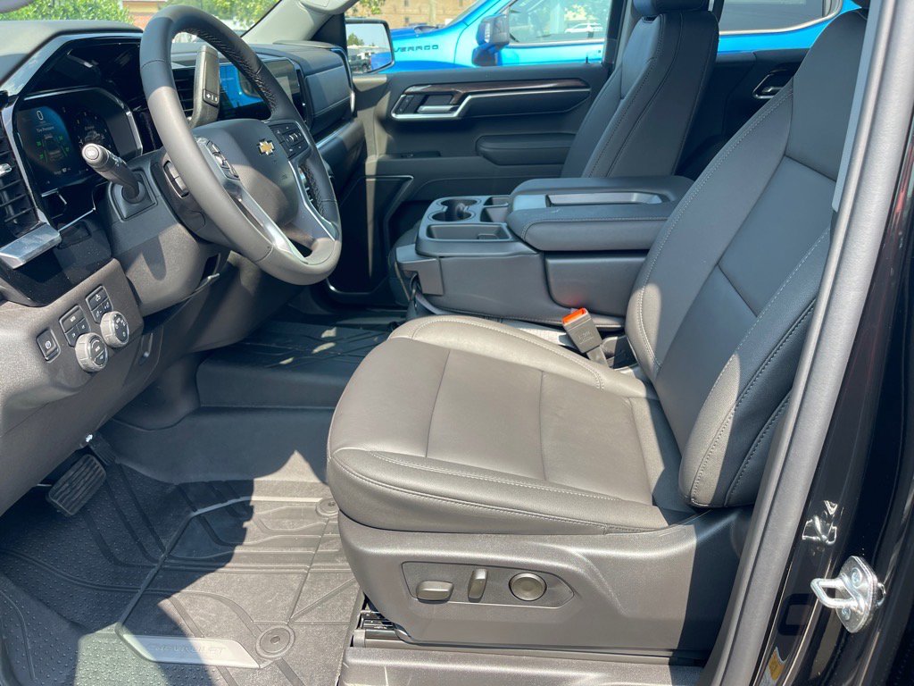 New 2026 Chevrolet Silverado 1500 LT w/ Leather Package image 10
