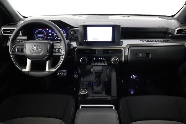 Used 2025 Toyota Tacoma TRD Sport AWD/4WD image 13