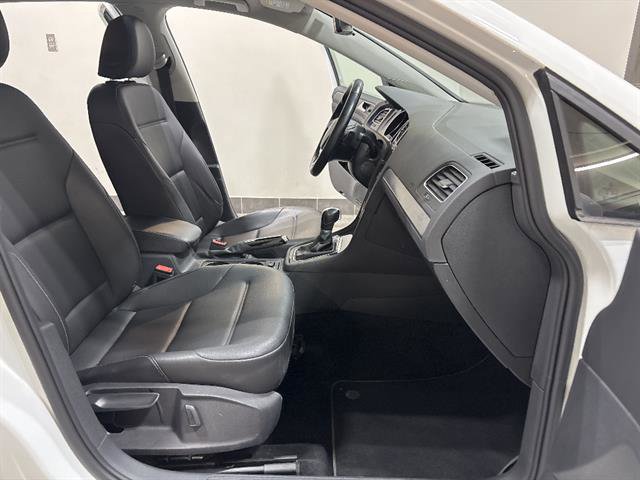 Used 2019 Volkswagen Golf SE image 20