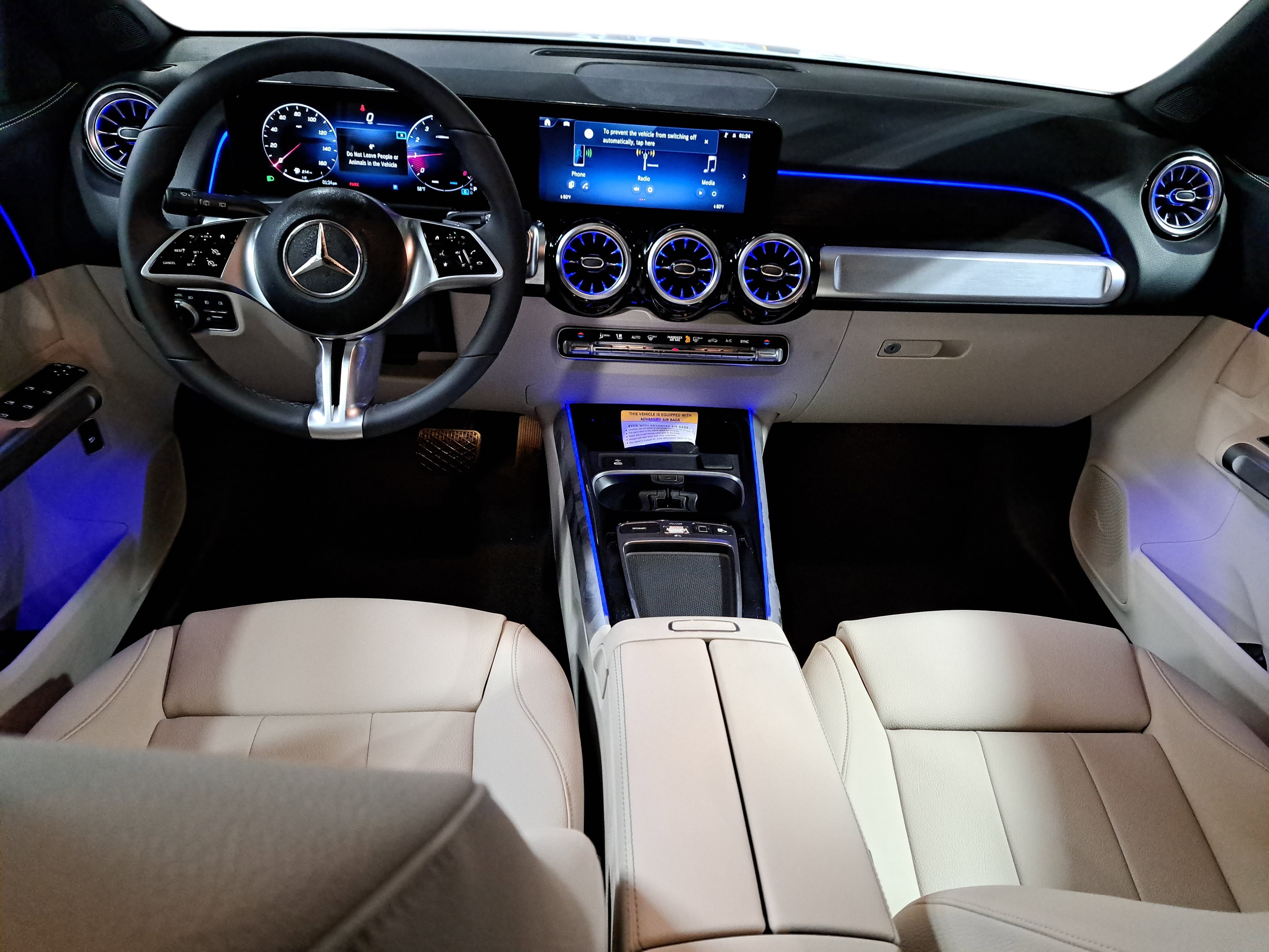 New 2026 Mercedes-Benz GLB 250 4MATIC image 9