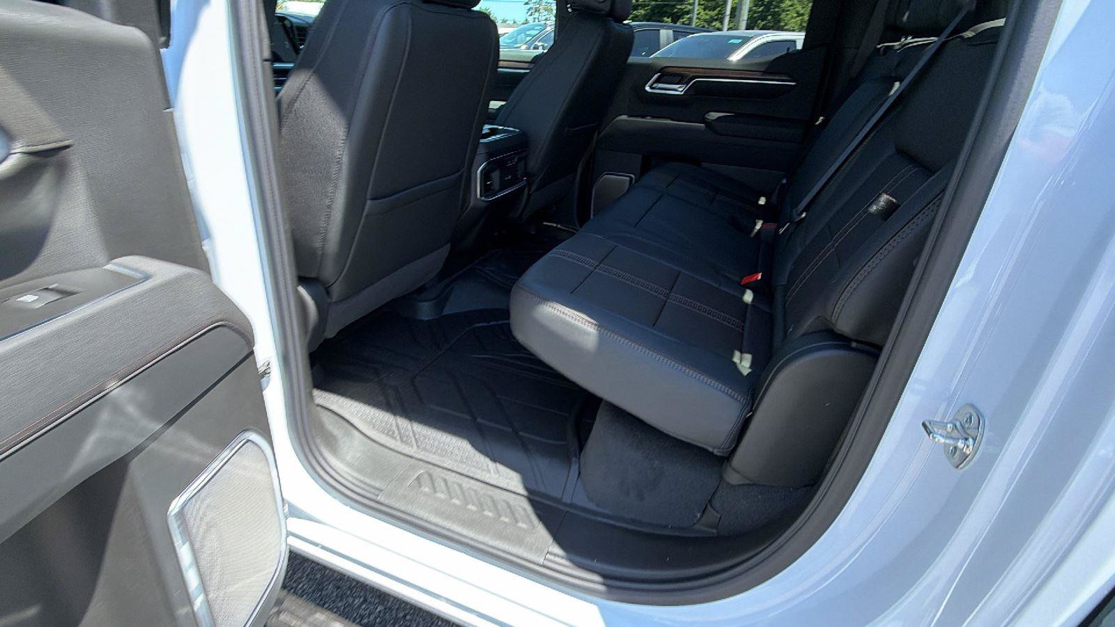 New 2026 Chevrolet Silverado 1500 High Country AWD/4WD image 17