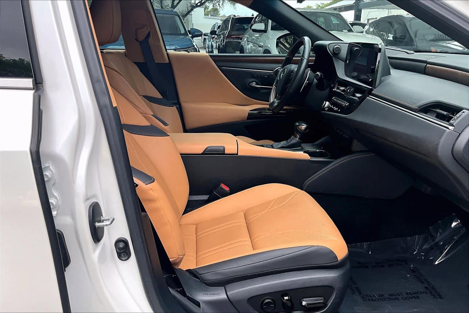 Used 2024 Lexus ES 350 Ultra Luxury w/ Accessory Package (Z2) FWD image 8