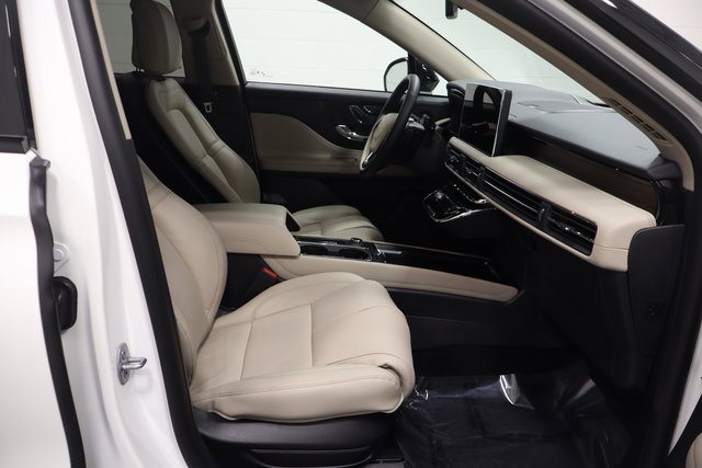 Used 2025 Lincoln Corsair Reserve w/ Equipment Group 202A image 14