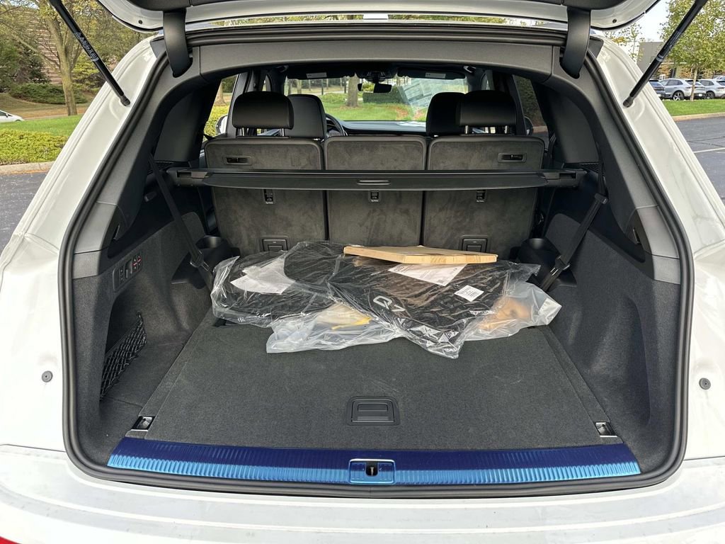New 2025 Audi Q7 3.0T Premium Plus image 9