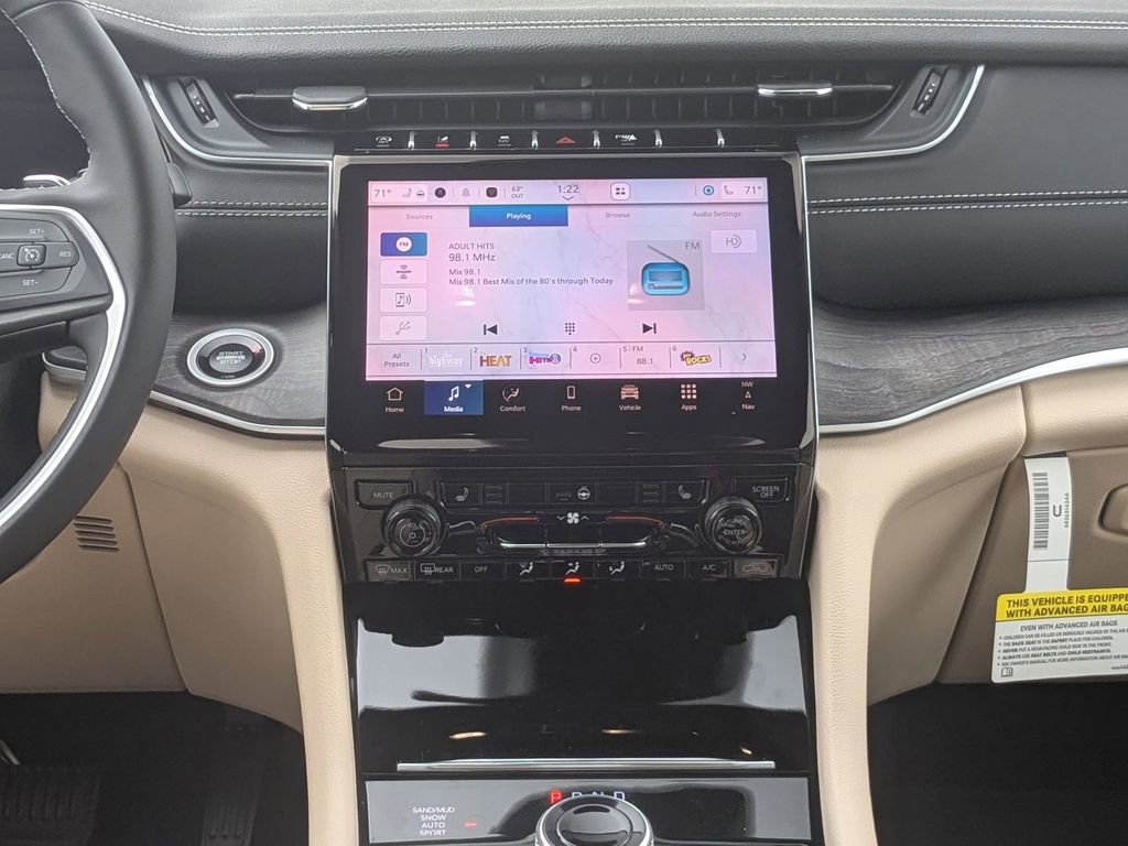 New 2025 Jeep Grand Cherokee Limited w/ Trailer Tow Package image 28