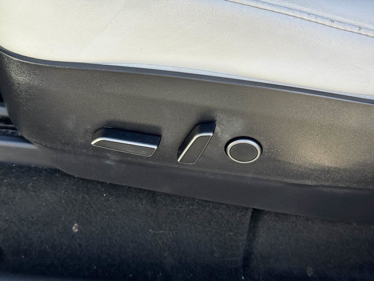 Used 2021 Tesla Model Y Long Range AWD/4WD image 30