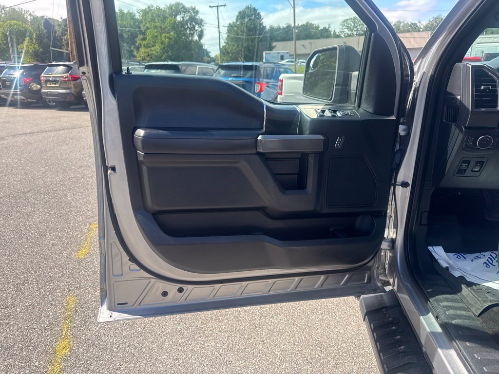 Used 2020 Ford F150 XLT w/ Equipment Group 302A Luxury AWD/4WD image 17